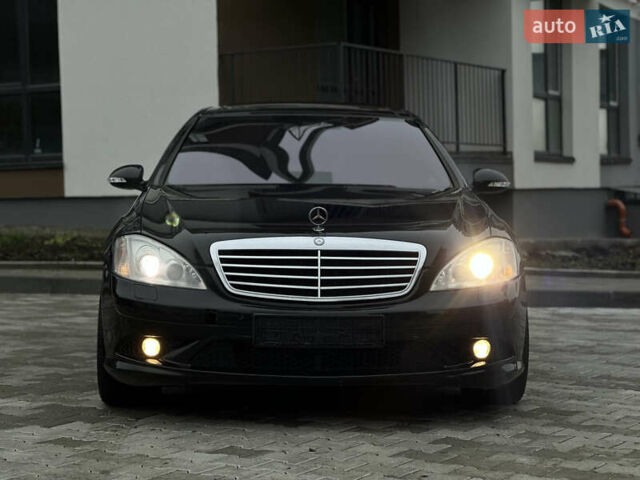 Черный Мерседес С Класс, объемом двигателя 5.46 л и пробегом 270 тыс. км за 8700 $, фото 1 на Automoto.ua