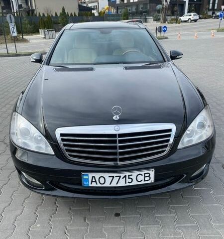 Чорний Мерседес С Клас, об'ємом двигуна 3.2 л та пробігом 380 тис. км за 11300 $, фото 1 на Automoto.ua