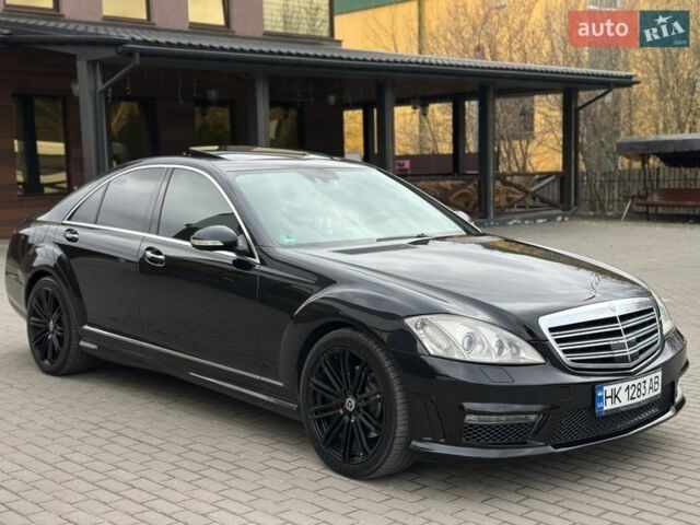 Черный Мерседес С Класс, объемом двигателя 3 л и пробегом 330 тыс. км за 13500 $, фото 1 на Automoto.ua