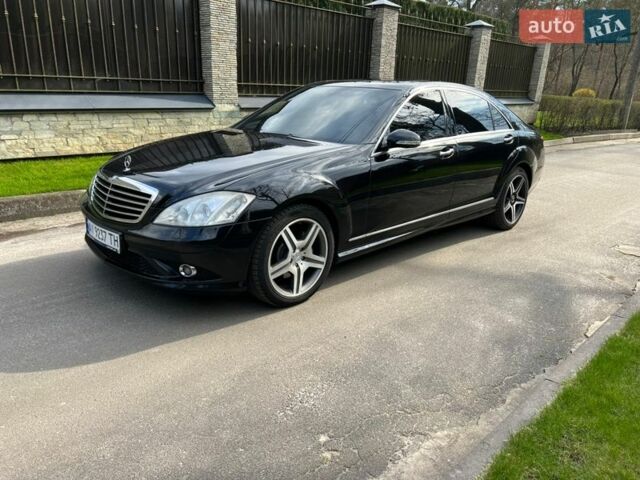 Черный Мерседес С Класс, объемом двигателя 3.5 л и пробегом 192 тыс. км за 13600 $, фото 1 на Automoto.ua