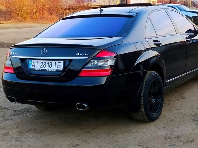 Черный Мерседес С Класс, объемом двигателя 5.5 л и пробегом 202 тыс. км за 13500 $, фото 1 на Automoto.ua