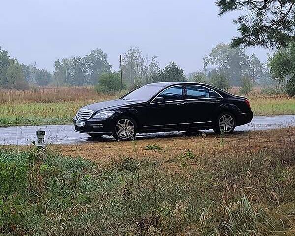 Черный Мерседес С Класс, объемом двигателя 5.5 л и пробегом 288 тыс. км за 11999 $, фото 1 на Automoto.ua