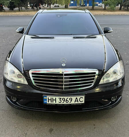 Черный Мерседес С Класс, объемом двигателя 5.5 л и пробегом 226 тыс. км за 12500 $, фото 1 на Automoto.ua