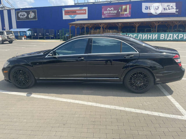 Черный Мерседес С Класс, объемом двигателя 5.5 л и пробегом 262 тыс. км за 14999 $, фото 1 на Automoto.ua