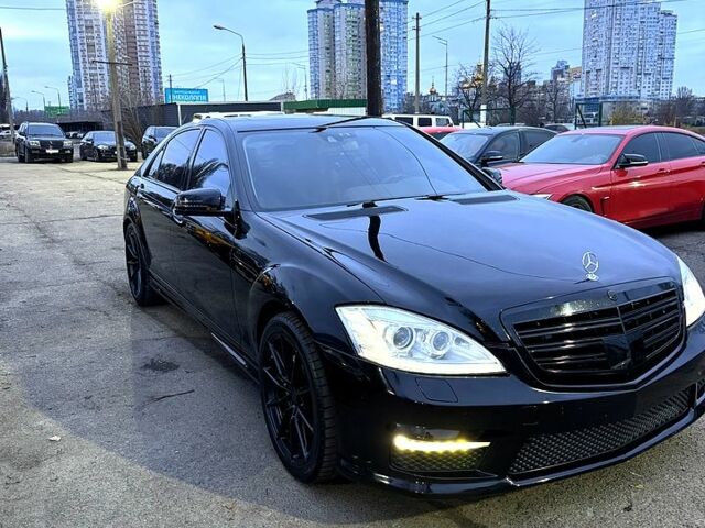 Чорний Мерседес С Клас, об'ємом двигуна 5.5 л та пробігом 290 тис. км за 12999 $, фото 1 на Automoto.ua