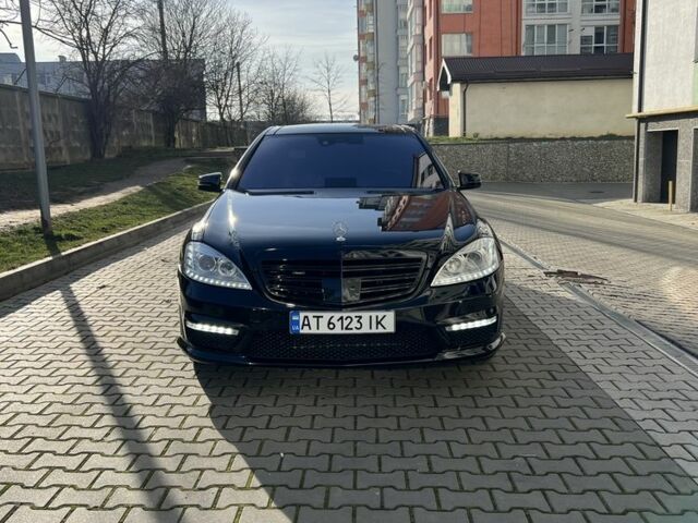 Черный Мерседес С Класс, объемом двигателя 5.5 л и пробегом 335 тыс. км за 14000 $, фото 1 на Automoto.ua