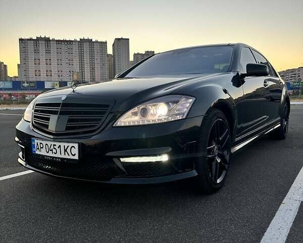 Чорний Мерседес С Клас, об'ємом двигуна 5.5 л та пробігом 306 тис. км за 7000 $, фото 1 на Automoto.ua