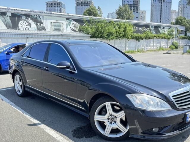 Черный Мерседес С Класс, объемом двигателя 5.5 л и пробегом 262 тыс. км за 13000 $, фото 1 на Automoto.ua