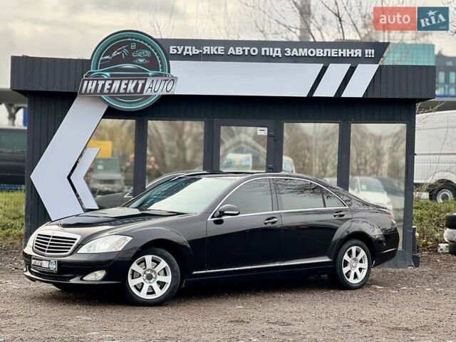 Черный Мерседес С Класс, объемом двигателя 3.5 л и пробегом 306 тыс. км за 8500 $, фото 1 на Automoto.ua