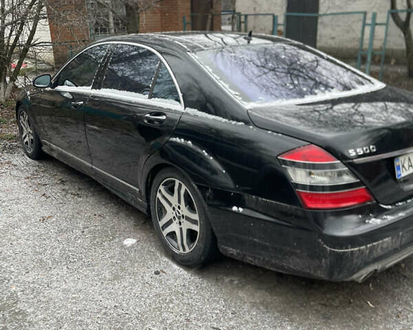 Чорний Мерседес С Клас, об'ємом двигуна 5.51 л та пробігом 262 тис. км за 13000 $, фото 1 на Automoto.ua
