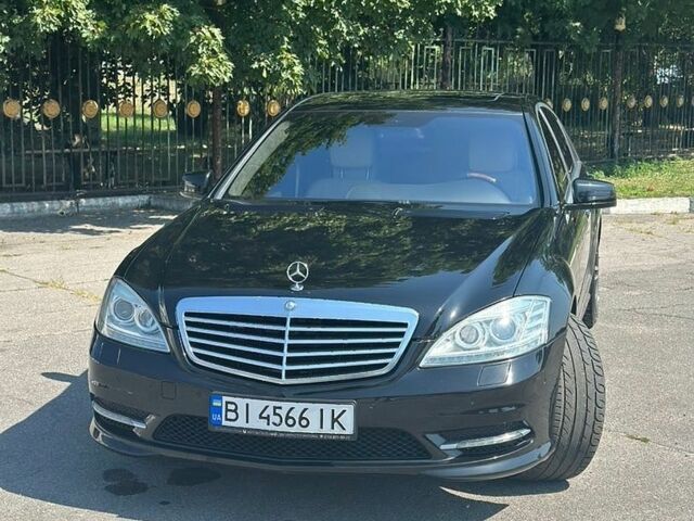 Чорний Мерседес С Клас, об'ємом двигуна 5.46 л та пробігом 250 тис. км за 11199 $, фото 1 на Automoto.ua