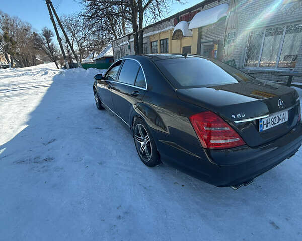 Черный Мерседес С Класс, объемом двигателя 6.2 л и пробегом 138 тыс. км за 17200 $, фото 1 на Automoto.ua
