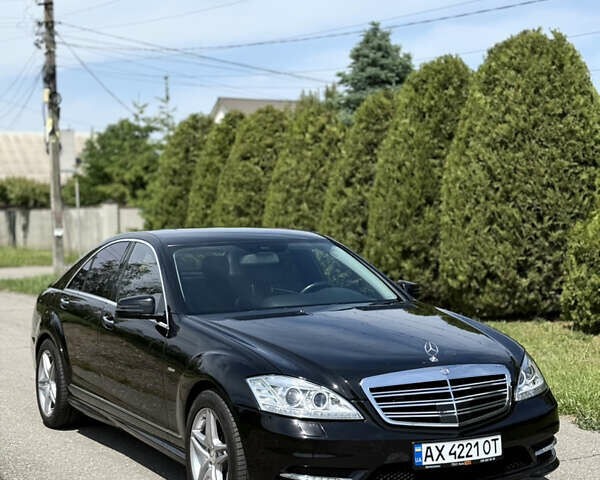 Чорний Мерседес С Клас, об'ємом двигуна 5.46 л та пробігом 247 тис. км за 9999 $, фото 1 на Automoto.ua