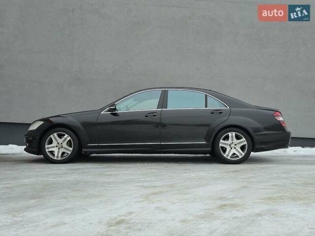 Чорний Мерседес С Клас, об'ємом двигуна 5.5 л та пробігом 460 тис. км за 11500 $, фото 1 на Automoto.ua