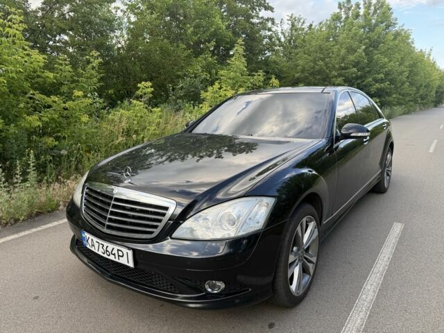 Чорний Мерседес С Клас, об'ємом двигуна 5.5 л та пробігом 255 тис. км за 9900 $, фото 1 на Automoto.ua