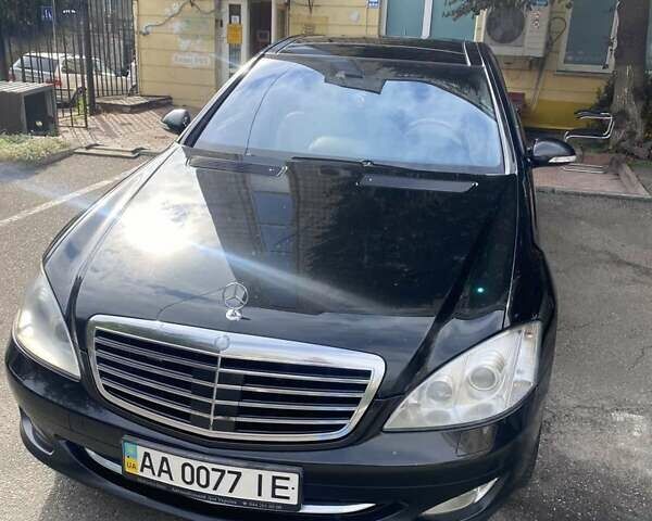 Чорний Мерседес С Клас, об'ємом двигуна 6 л та пробігом 192 тис. км за 13500 $, фото 1 на Automoto.ua