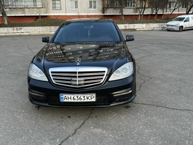 Чорний Мерседес С Клас, об'ємом двигуна 5.5 л та пробігом 248 тис. км за 12000 $, фото 1 на Automoto.ua