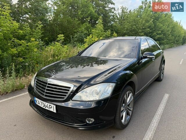 Черный Мерседес С Класс, объемом двигателя 5.46 л и пробегом 255 тыс. км за 9900 $, фото 1 на Automoto.ua