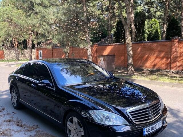Чорний Мерседес С Клас, об'ємом двигуна 5.46 л та пробігом 390 тис. км за 7700 $, фото 1 на Automoto.ua