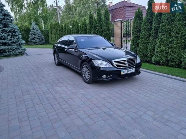 Черный Мерседес С Класс, объемом двигателя 5.5 л и пробегом 132 тыс. км за 21500 $, фото 1 на Automoto.ua