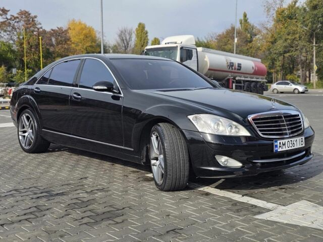 Мерседес С Класс 2008 в Кривом Роге на Automoto.ua Черный Мерседес С Класс, объемом двигателя 5.5 л и пробегом 188 тыс. км за 10550 $, фото 1 на Automoto.ua