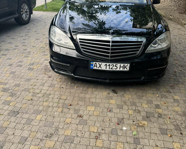 Мерседес С Класс 2008 в Харькове на Automoto.ua Черный Мерседес С Класс, объемом двигателя 5.5 л и пробегом 190 тыс. км за 12500 $, фото 1 на Automoto.ua