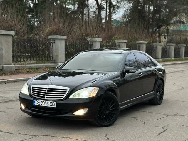 Черный Мерседес С Класс, объемом двигателя 5.5 л и пробегом 238 тыс. км за 10000 $, фото 1 на Automoto.ua