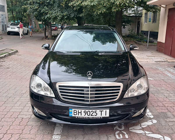 Чорний Мерседес С Клас, об'ємом двигуна 5.5 л та пробігом 375 тис. км за 9800 $, фото 1 на Automoto.ua