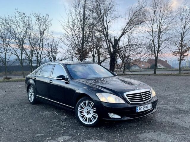 Чорний Мерседес С Клас, об'ємом двигуна 5.5 л та пробігом 342 тис. км за 8550 $, фото 1 на Automoto.ua