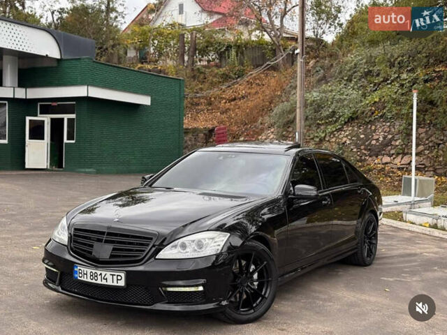 Черный Мерседес С Класс, объемом двигателя 5.46 л и пробегом 258 тыс. км за 15000 $, фото 1 на Automoto.ua