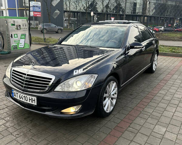 Черный Мерседес С Класс, объемом двигателя 3 л и пробегом 245 тыс. км за 17000 $, фото 1 на Automoto.ua