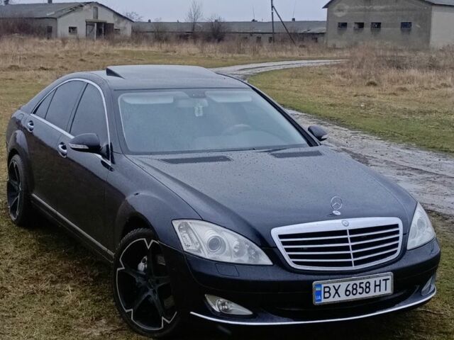 Черный Мерседес С Класс, объемом двигателя 3 л и пробегом 255 тыс. км за 13800 $, фото 1 на Automoto.ua