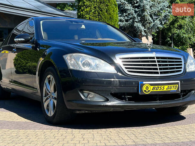 Черный Мерседес С Класс, объемом двигателя 3.5 л и пробегом 315 тыс. км за 10600 $, фото 1 на Automoto.ua