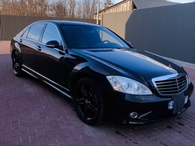 Черный Мерседес С Класс, объемом двигателя 0 л и пробегом 402 тыс. км за 7900 $, фото 1 на Automoto.ua