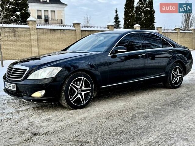 Черный Мерседес С Класс, объемом двигателя 3 л и пробегом 332 тыс. км за 12350 $, фото 1 на Automoto.ua