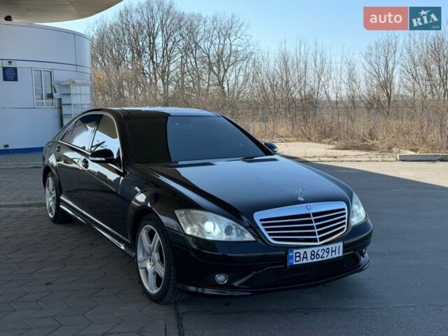 Черный Мерседес С Класс, объемом двигателя 5.46 л и пробегом 250 тыс. км за 8150 $, фото 1 на Automoto.ua