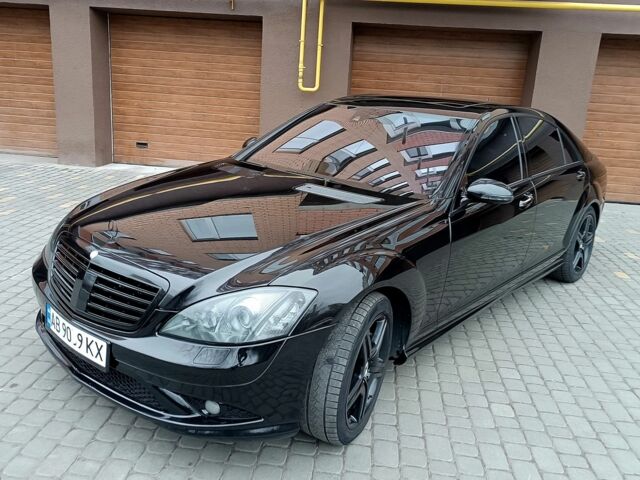 Черный Мерседес С Класс, объемом двигателя 5 л и пробегом 345 тыс. км за 18999 $, фото 1 на Automoto.ua