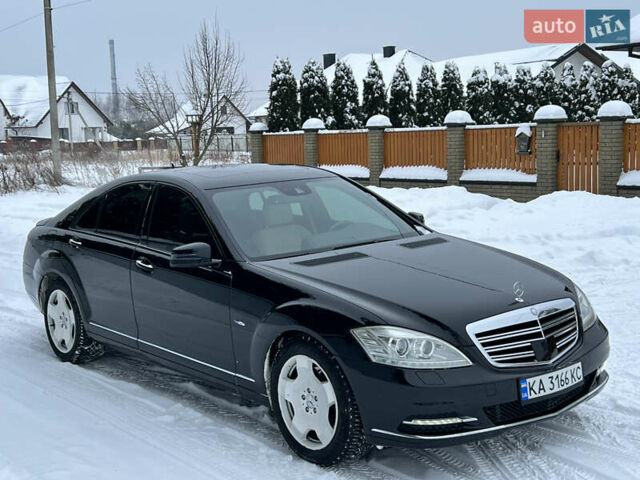 Черный Мерседес С Класс, объемом двигателя 3.5 л и пробегом 243 тыс. км за 11900 $, фото 1 на Automoto.ua