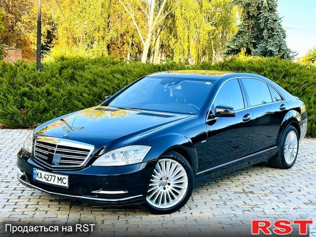 Чорний Мерседес С Клас, об'ємом двигуна 3 л та пробігом 347 тис. км за 14500 $, фото 1 на Automoto.ua