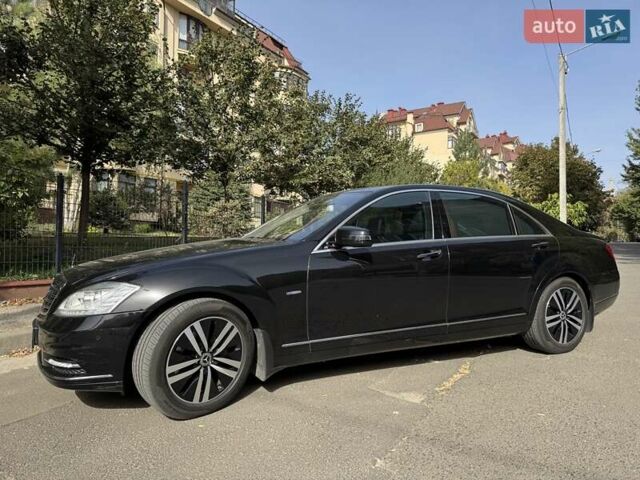 Чорний Мерседес С Клас, об'ємом двигуна 3 л та пробігом 118 тис. км за 24990 $, фото 1 на Automoto.ua