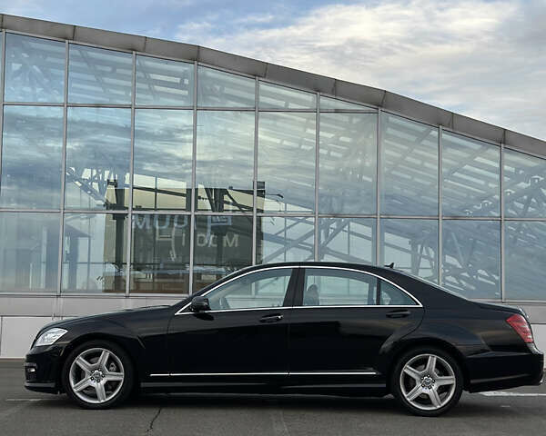 Черный Мерседес С Класс, объемом двигателя 5.5 л и пробегом 170 тыс. км за 17000 $, фото 1 на Automoto.ua
