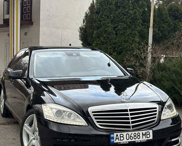 Черный Мерседес С Класс, объемом двигателя 5.46 л и пробегом 333 тыс. км за 14999 $, фото 1 на Automoto.ua