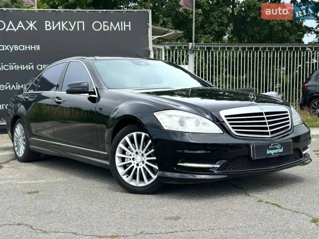 Чорний Мерседес С Клас, об'ємом двигуна 5.5 л та пробігом 295 тис. км за 13900 $, фото 1 на Automoto.ua