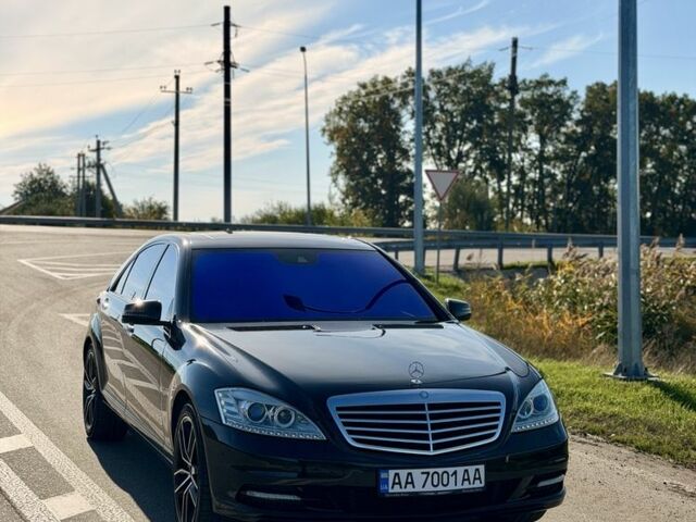 Чорний Мерседес С Клас, об'ємом двигуна 5.5 л та пробігом 270 тис. км за 22033 $, фото 1 на Automoto.ua