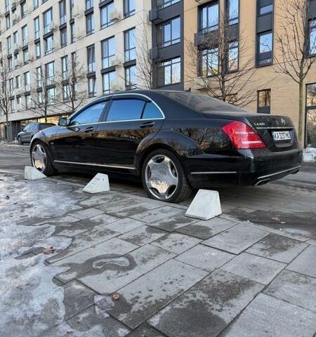 Черный Мерседес С Класс, объемом двигателя 5.51 л и пробегом 160 тыс. км за 22500 $, фото 1 на Automoto.ua