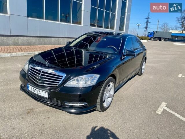 Черный Мерседес С Класс, объемом двигателя 5.46 л и пробегом 179 тыс. км за 17900 $, фото 1 на Automoto.ua