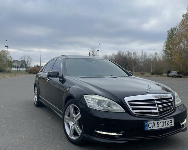 Черный Мерседес С Класс, объемом двигателя 5.46 л и пробегом 275 тыс. км за 20700 $, фото 1 на Automoto.ua