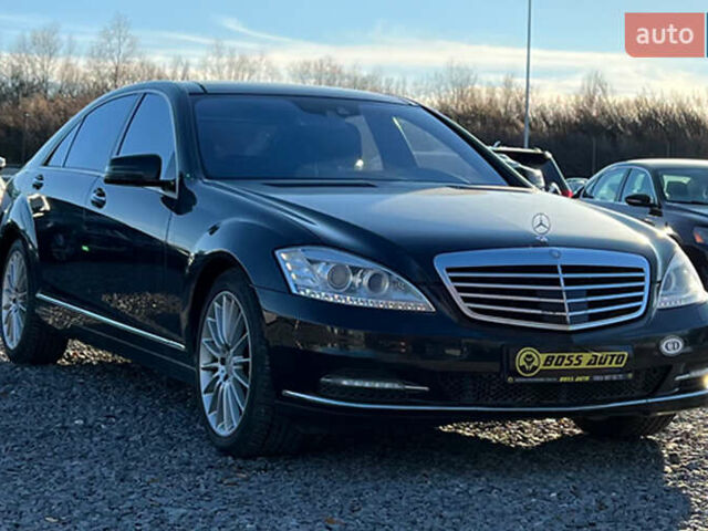 Черный Мерседес С Класс, объемом двигателя 5.46 л и пробегом 262 тыс. км за 14999 $, фото 1 на Automoto.ua