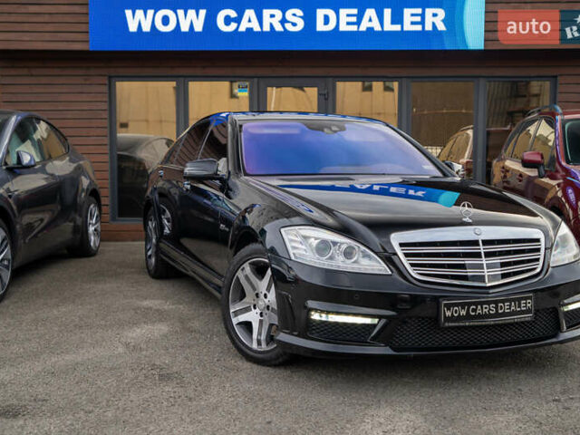 Чорний Мерседес С Клас, об'ємом двигуна 5.46 л та пробігом 288 тис. км за 18500 $, фото 1 на Automoto.ua