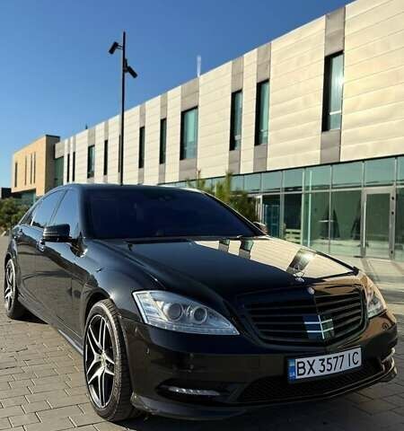 Черный Мерседес С Класс, объемом двигателя 5.46 л и пробегом 241 тыс. км за 16500 $, фото 1 на Automoto.ua